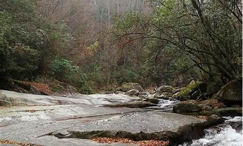 光雾山风景区游览路线-光雾山旅游攻略最新租车消息